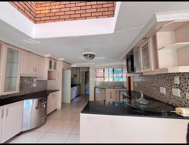 5 BEDROOM HOUSE FOR SALE IN NYALA PARK